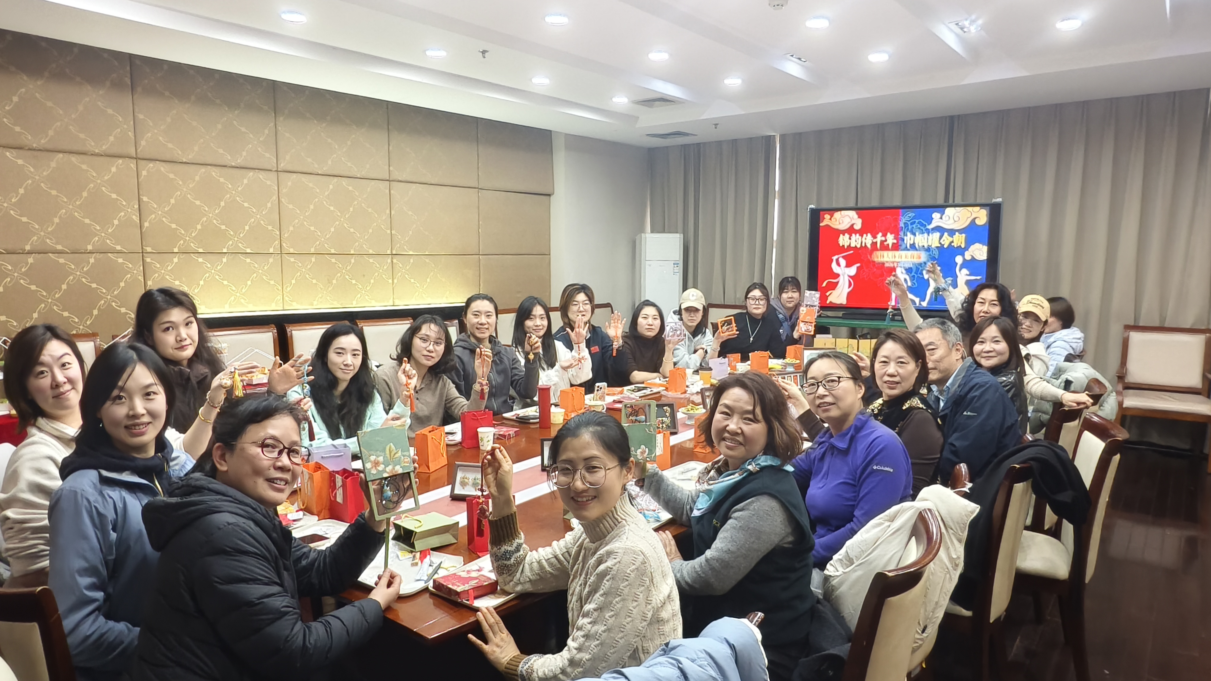 锦韵传千年，巾帼耀今朝  ——体育美育部工会举办...